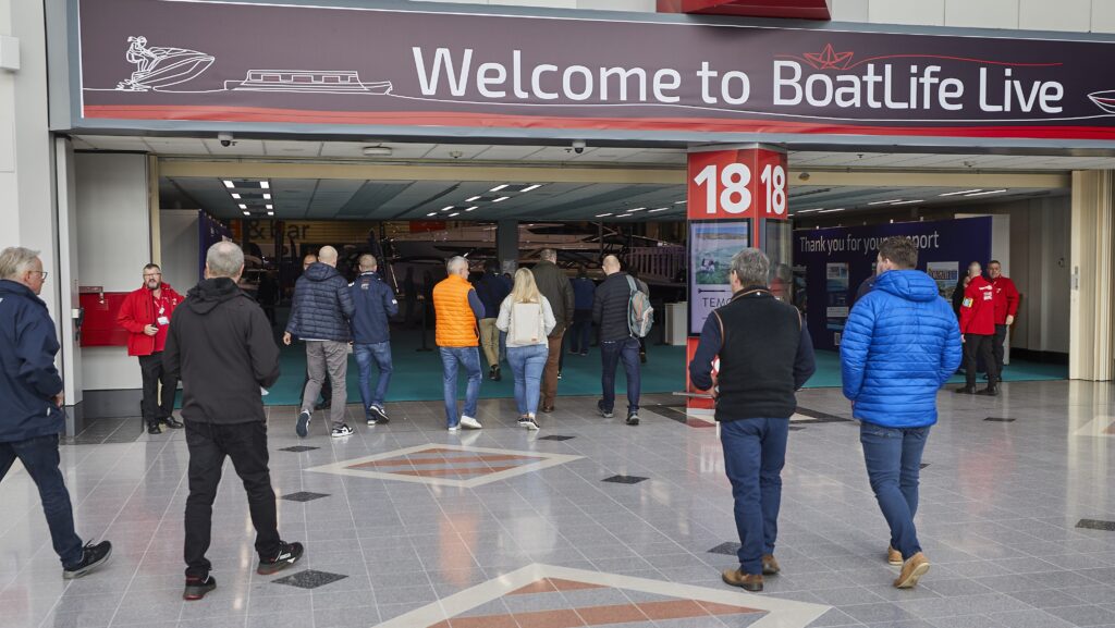BOATLIFE boat show entrance