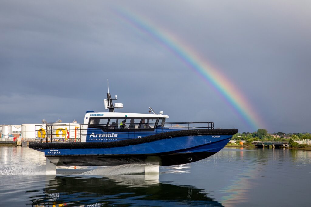Workboat foiling in Belfast Harbour
