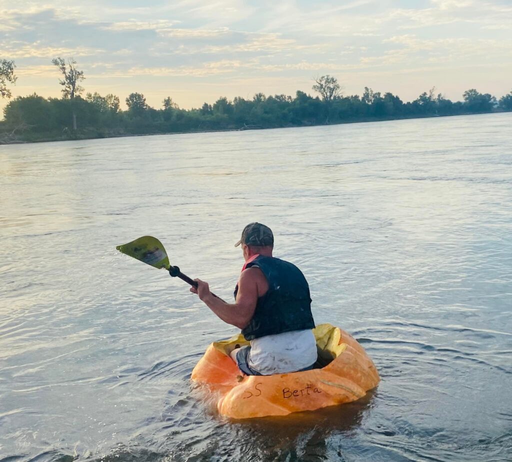 Duane Hansen in pumpkin boat Berta