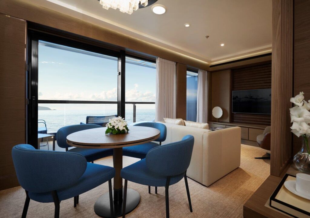 Signature suite on Evrima