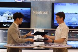 Partnership between Raymarine and Avikus for autonomous leisure boat systems © Julia Stinneford