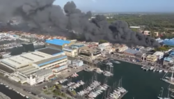 Incendio in Darsena a Viareggio 0-20 screenshot