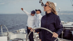 Henri-Lloyd distributor