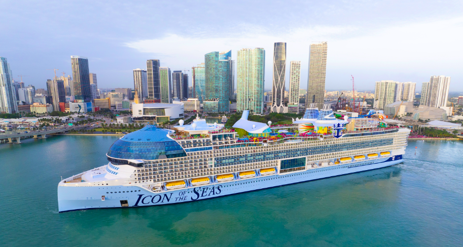 Side view of biggest cruise liner in the world Icon of the Seas