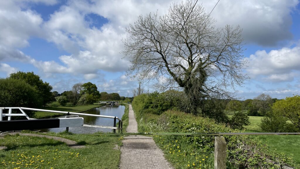 Johnsons-Hillocks-Locks - credit Inland Waterways Association collection